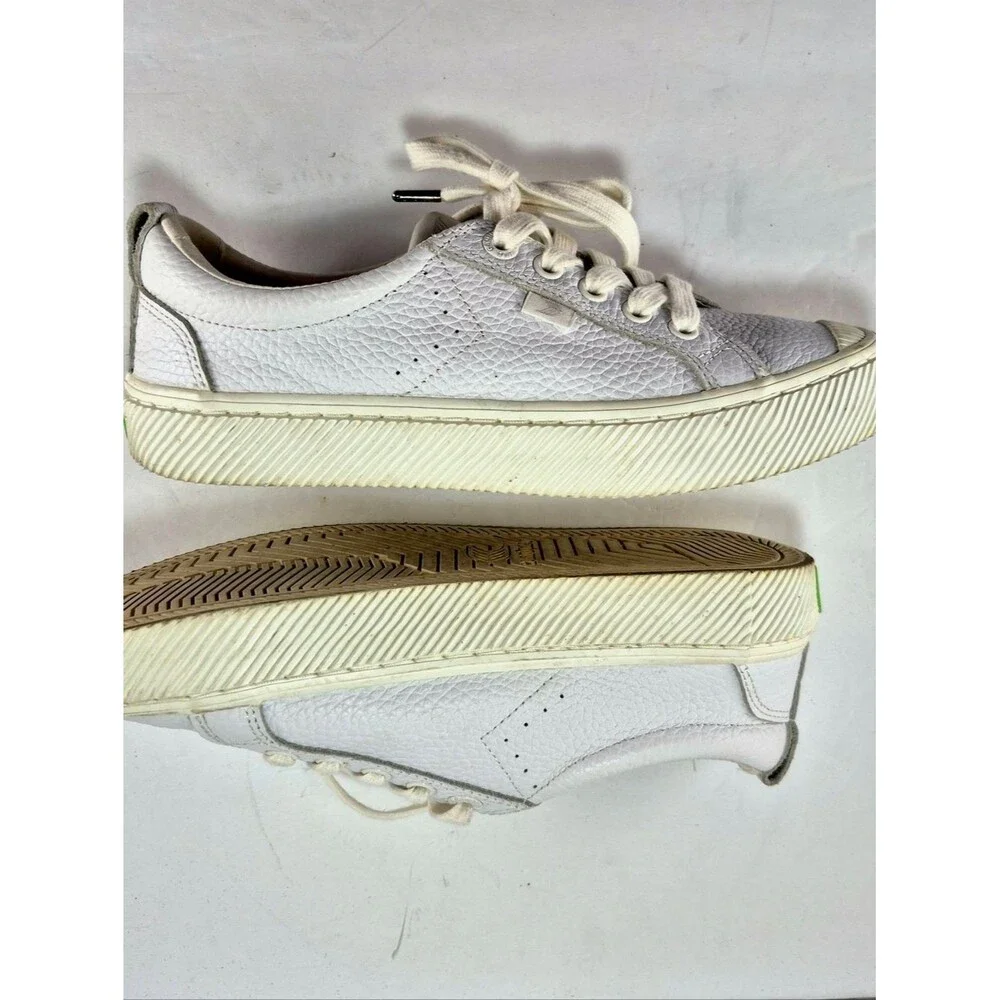 Cariuma OCA Low White Pebbled Leather Sneakers - Sustainable Comfort W6.5- M5